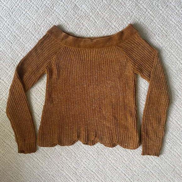 Tilly’s medium gold off the shoulder long sleeve sweater NWT - Picture 2 of 3
